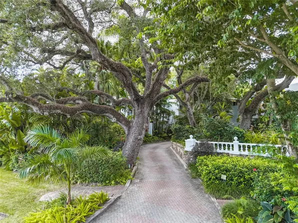 2475 S Bayshore Dr APT 2, Miami, FL 33133