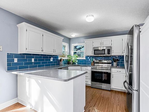 4th image of 719 Plum Rose Dr