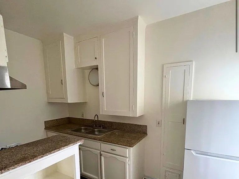1217 Cedar Ave — Photo 6