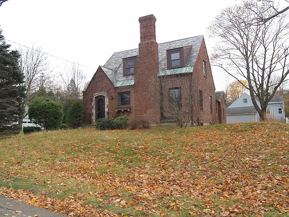 3rd image of 25 Orchard Ave