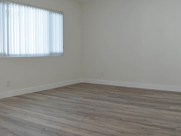2nd image of 1321 Wellesley Ave APT 5
