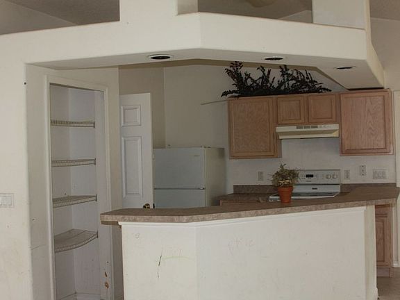 2nd image of 52 Wheeling Ln