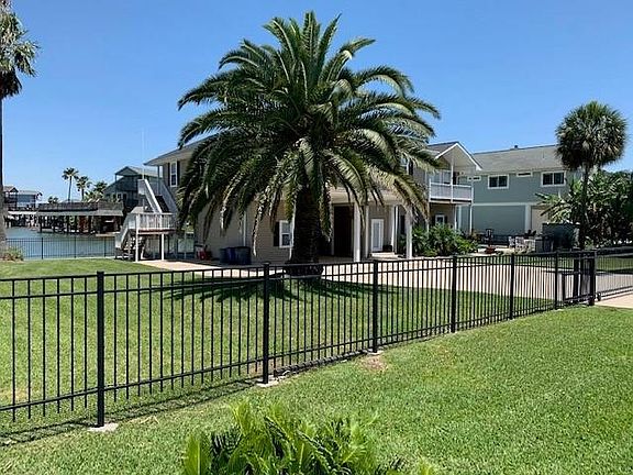 2nd image of 1126 Tiki Dr