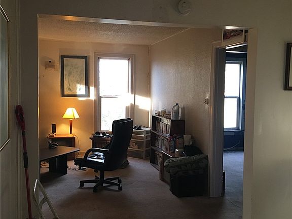 2nd image of 120 Kensington Ave S