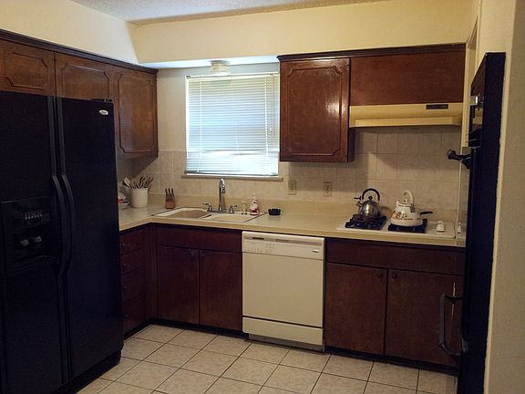 2nd image of 1133 Shadyglen Cir