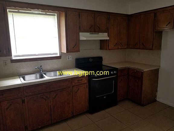 3rd image of 1410 S Bailey St