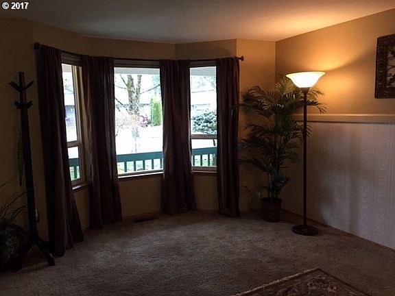 5th image of 202 NE 176th Ave