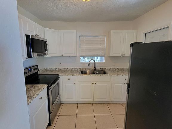 5th image of 432 NE 65th St House A