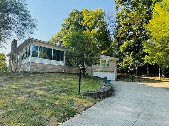2nd image of 410 Hilltop Dr
