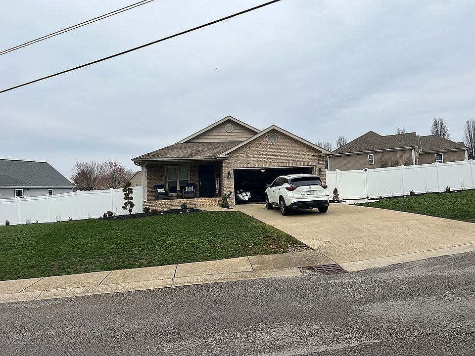 New fence & Corner Lot 