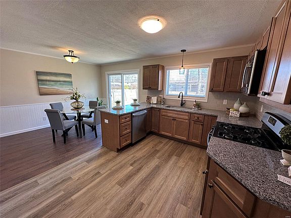 5th image of 2858 Cherry Point Ln