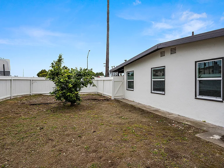6378 Streamview Dr — Photo 18