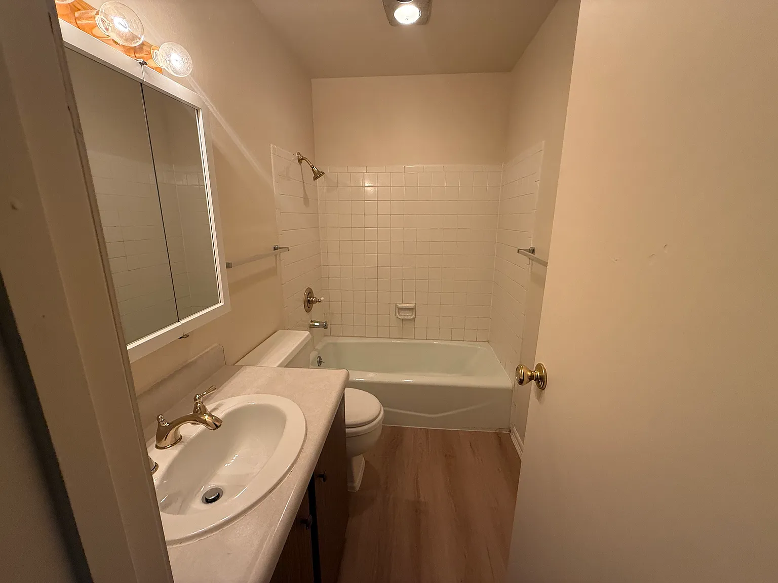 3 bed, 1.5 bath, 1222 sqft, $1,650 — Photo 4