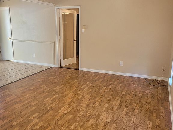 3rd image of 4808 Fordham Dr