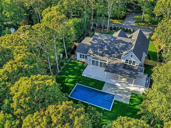 2nd image of 35 Settlers Landing Ln