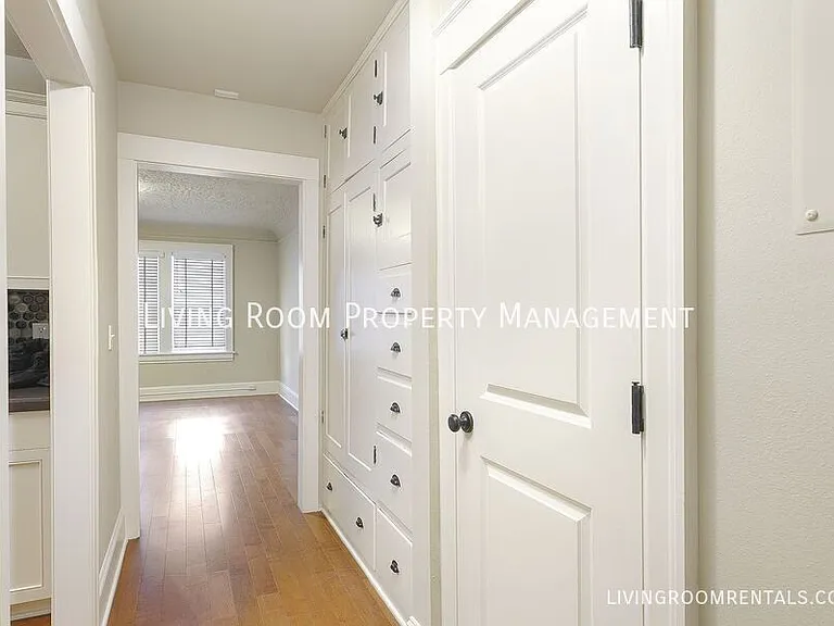 2076 NW Johnson St #104 — Photo 11