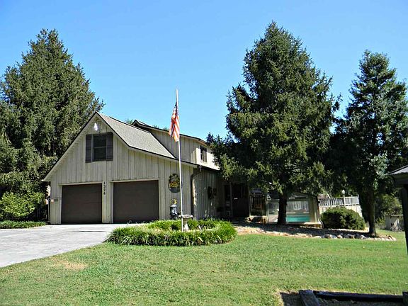 3rd image of 1326 Gaby Hills Dr