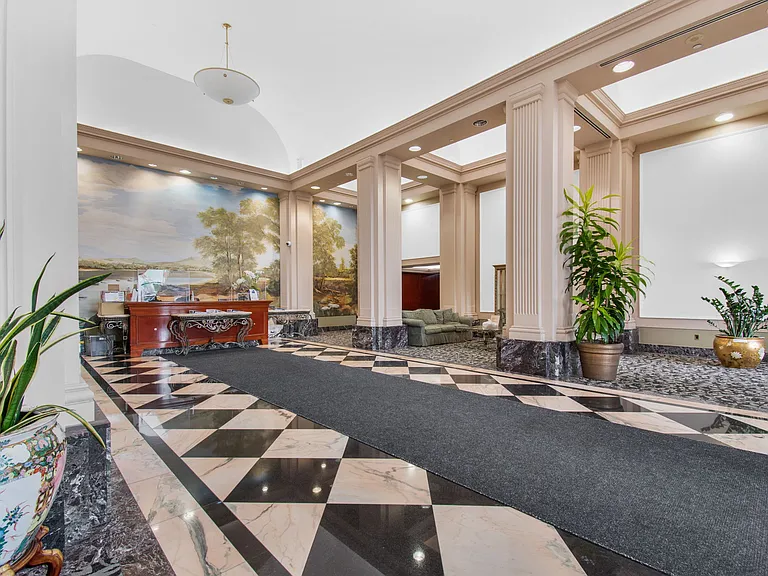 1 Lee Centre Dr — Photo 29