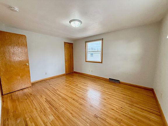 5th image of 912 Waterloo Rd