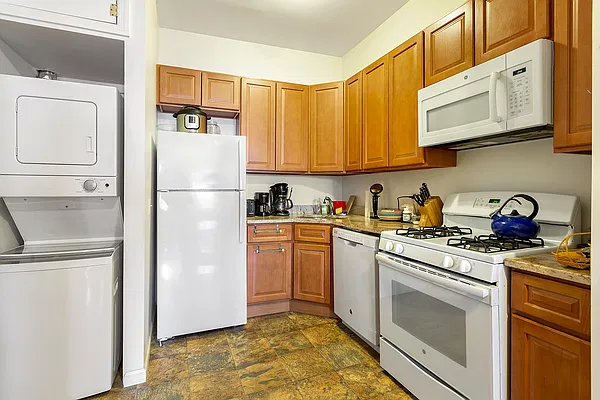 Rented by Corcoran | media 3