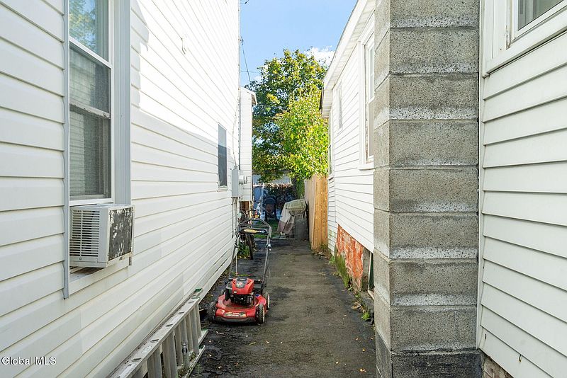 5th image of 1316 5th Avenue