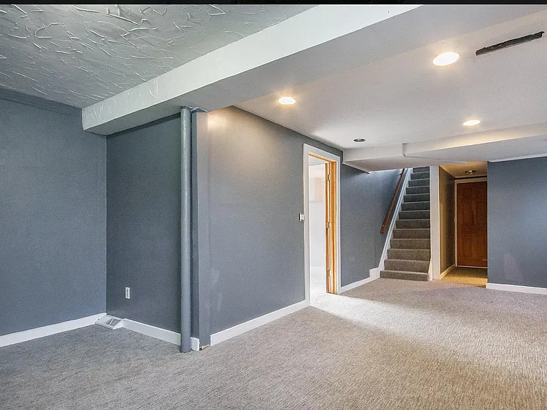 901 Sarasota Ave SE — Photo 9