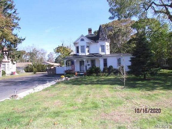 2nd image of 47 Railroad Ave