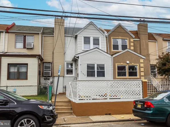 7155 Radbourne Rd, Upper Darby, PA 19082