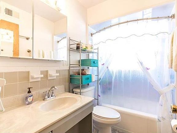 5th image of 207 Pentonville Dr