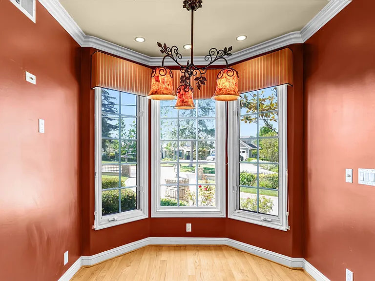 19077 Oriente Dr — Photo 20