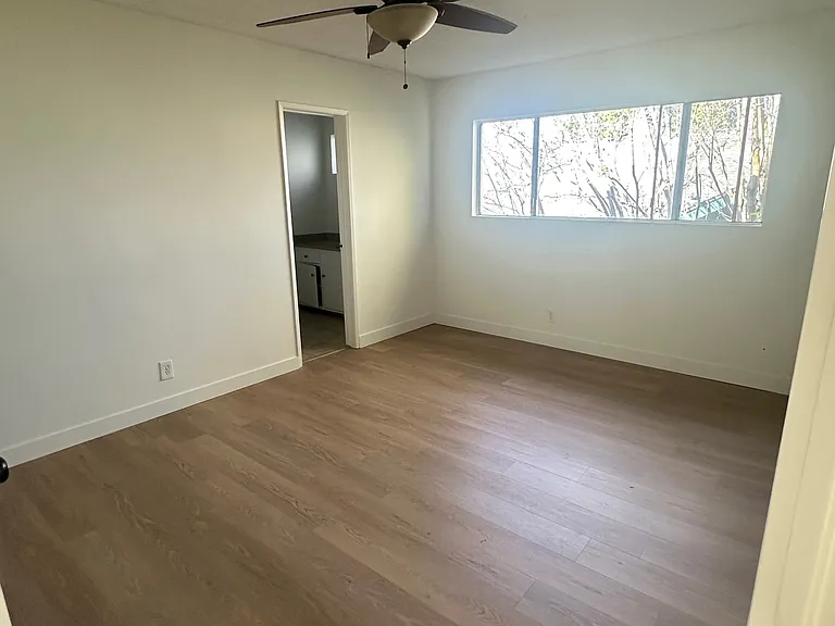 382 Molino Ave #4 — Photo 6