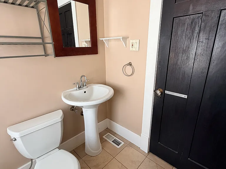 402 McKinley Pkwy #1 — Photo 16