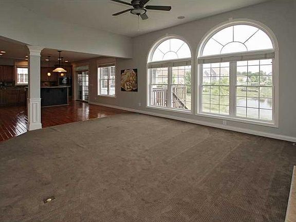 4th image of 2630 Old Vines Dr