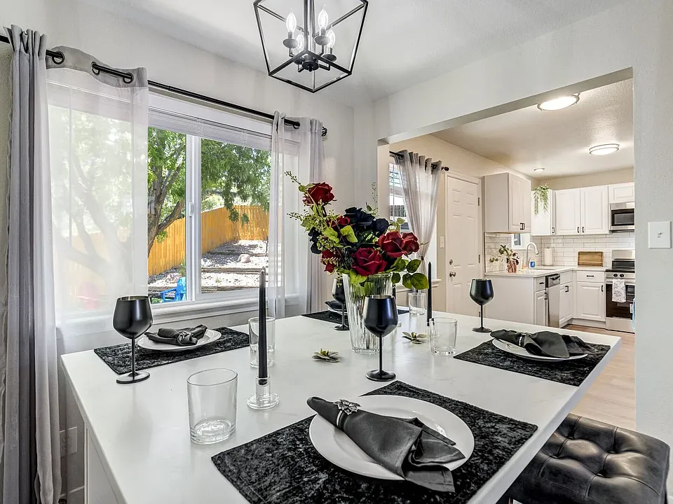 985 Apollo Ct