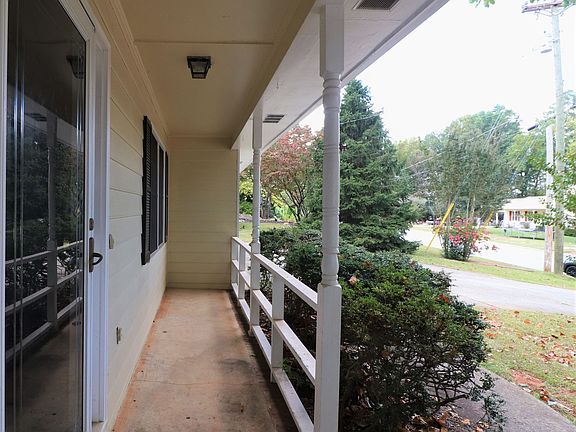 4th image of 1741 Sundale Dr