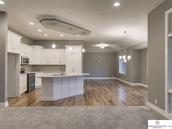 5th image of 19908 Sherwood Cir