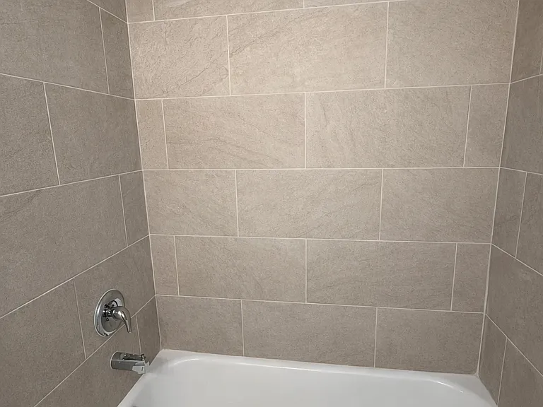 3512 Broadway Ave — Photo 6