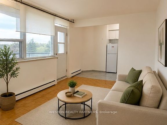 4th image of 171 Erskine Ave #704