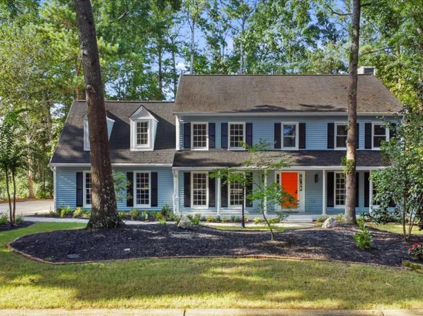 2421 Edge Hill Dr, Snellville, GA 30078