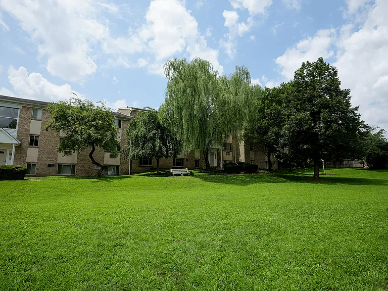 Summit Gardens — Photo 20
