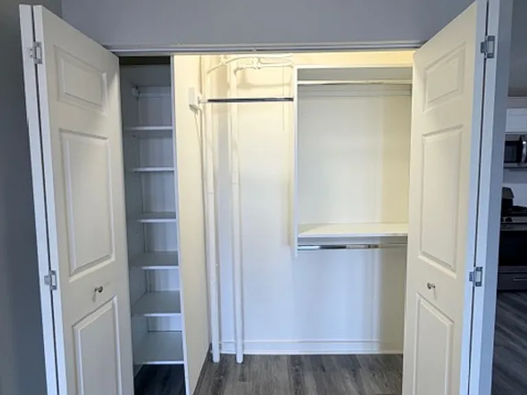 7251 At Waters Edge — Photo 15