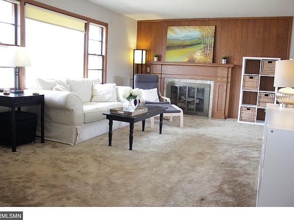 4th image of 6241 Rainbow Dr NE