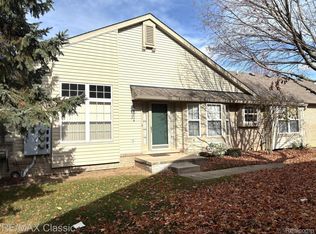 41135 Millbrook Dr, Sterling Heights, MI 48314