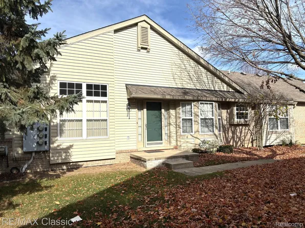 41135 Millbrook Dr, Sterling Heights, MI 48314