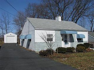 5th image of 405 E Paige Ave