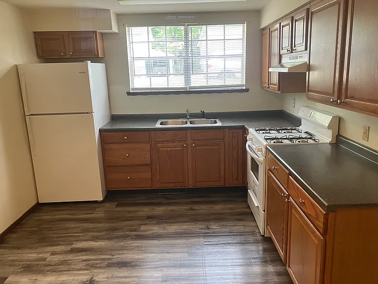 209 Howard Dr #B — Photo 2