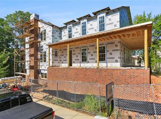 1070 Green St, Roswell, GA 30075