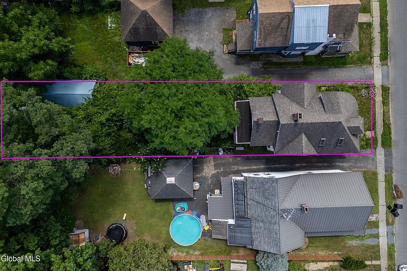 2nd image of 110 Oak Street