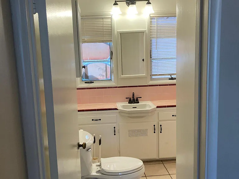 205 N Mountain Ave — Photo 5