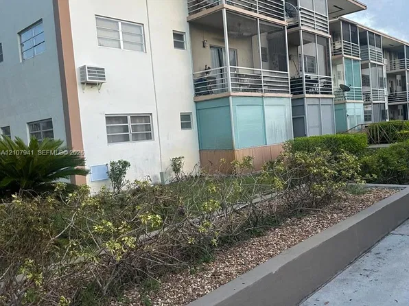 16790 NE 14th Ave APT 315, North Miami Beach, FL 33162